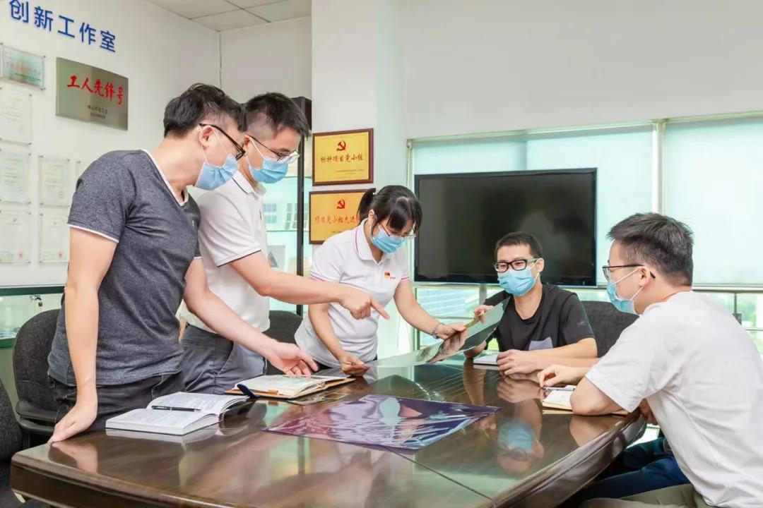 【千赢国际·[中国区]有限公司官网
“两优一先”典型事迹】广东省优秀共产党员周文贤：拳拳爱国心 匠心筑梦偏光视界